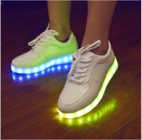 Светящиеся кроссовки LED светящаяся подошва