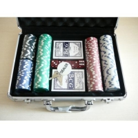 Покерный набор на 200 фишек без номинала в алюминиевом кейсе